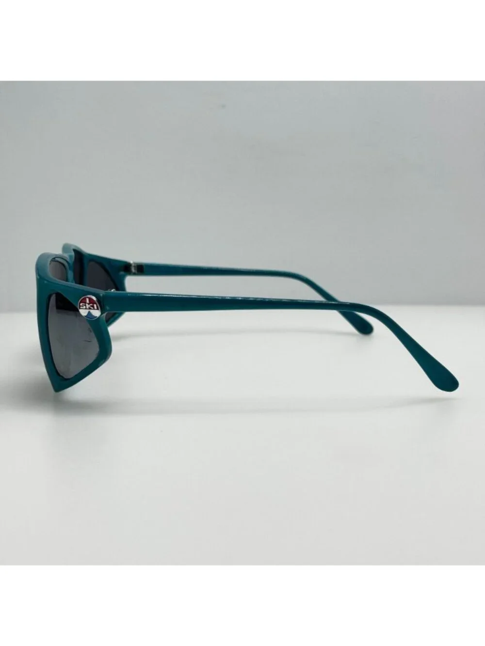 Unbranded lenses have